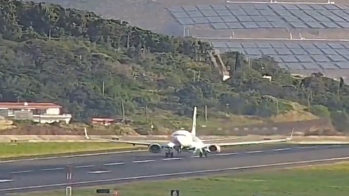 Live Madeira Airport Aircraft Spotting Webcam, Portugal